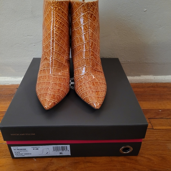 Vince Camuto Benedie Patent Leather Ankle Booties , brand new  Size 6.5 - Picture 7 of 7